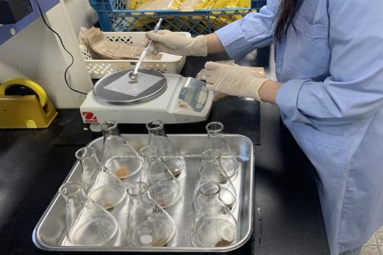 ▲ 토양검증 모습. 사진=단양군제공