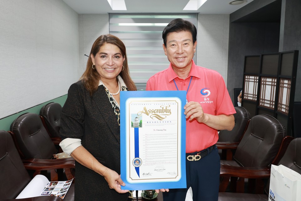 ▲ 샤론 퀴크-실바(Sharon Quirk-Silva) 미 캘리포니아 주의회 하원의원./금산군 제공