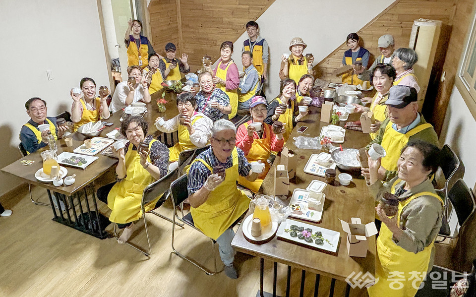 ▲ 사진은 전통 우리음식 체험 활동 모습​