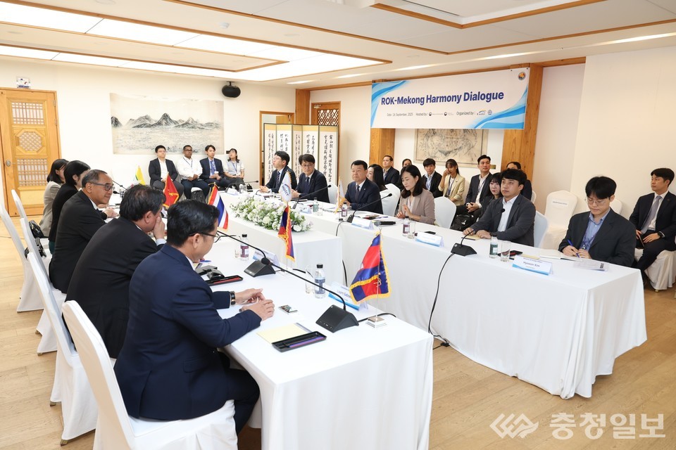 ▲ 26일 서울 삼청각에서 메콩 5개국 주한대사 간담회가 진행되고 있다. 간담회에서는 메콩 지역 물분야 협력방안이 주로 논의됐다