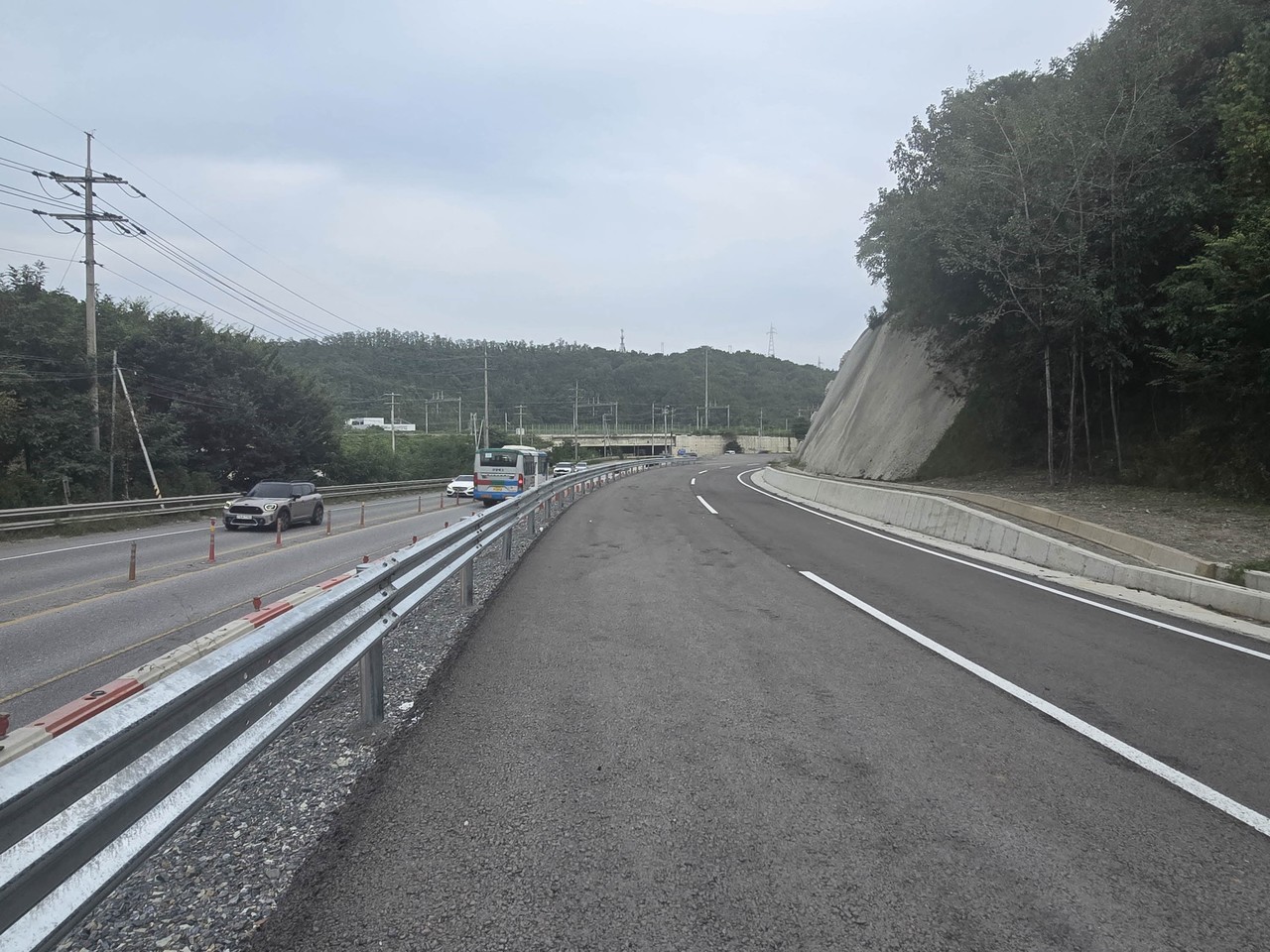 ▲ 이달 2∼12일까지 임시개통되는 국도 5호선 단양 우덕지구 위험도로 개선공사 구간. 사진=단양군제공