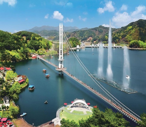 ▲ 예당호출렁다리 전경