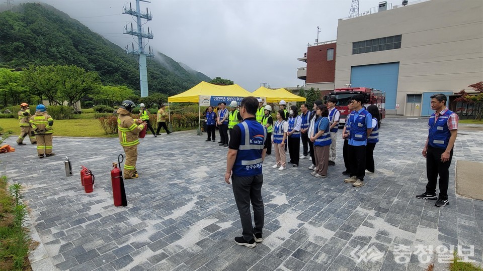 ▲ 지난 6월 한국수자원공사가 소양강댐지사에서 소방청과 합동소방 훈련을 시행했다