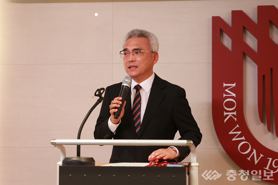 ▲ 이희학 목원대학교 총장이 ‘2025 목원대·대전 서구 데이터 활용 성과공유회’에서 인사말을 전하고 있다