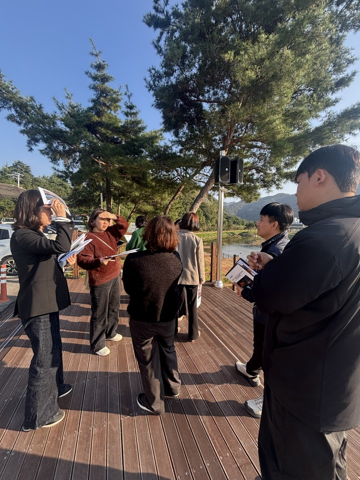 ▲ 충북 괴산군은 지난 29일 충청북도 관계 부서와 외부 전문가 등이 참석한 가운데 지역균형발전사업 하반기 현장점검을 실시했다.