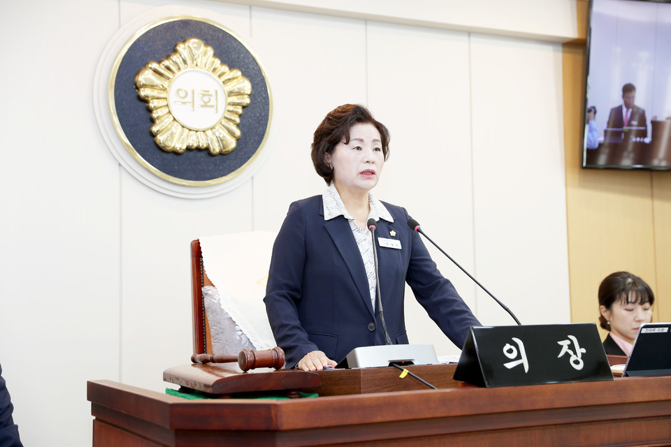 ▲ 전재옥 의장이 10월 31일 315회 임시회를 마무리 하고 있다