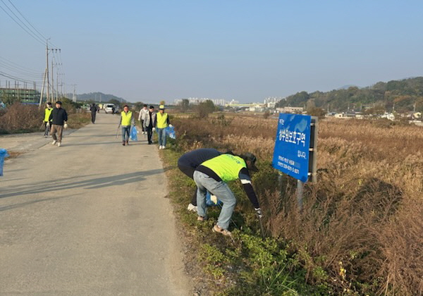 ▲ 수도과 환경정화활동 모습