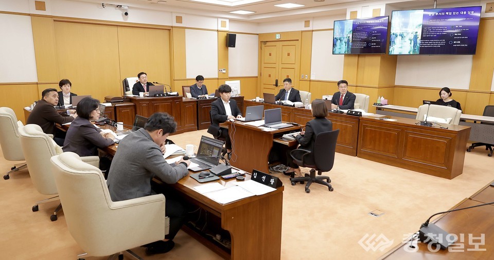 ▲ 산업건설위원회 291회 2차 정례회 행정사무감사