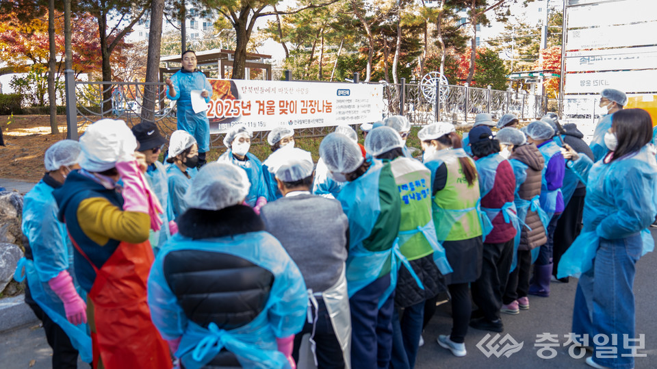 ▲ 윤광남 경북탈북민총연합회 대표가 참석자들에게 행사 취지를 설명하고 있다