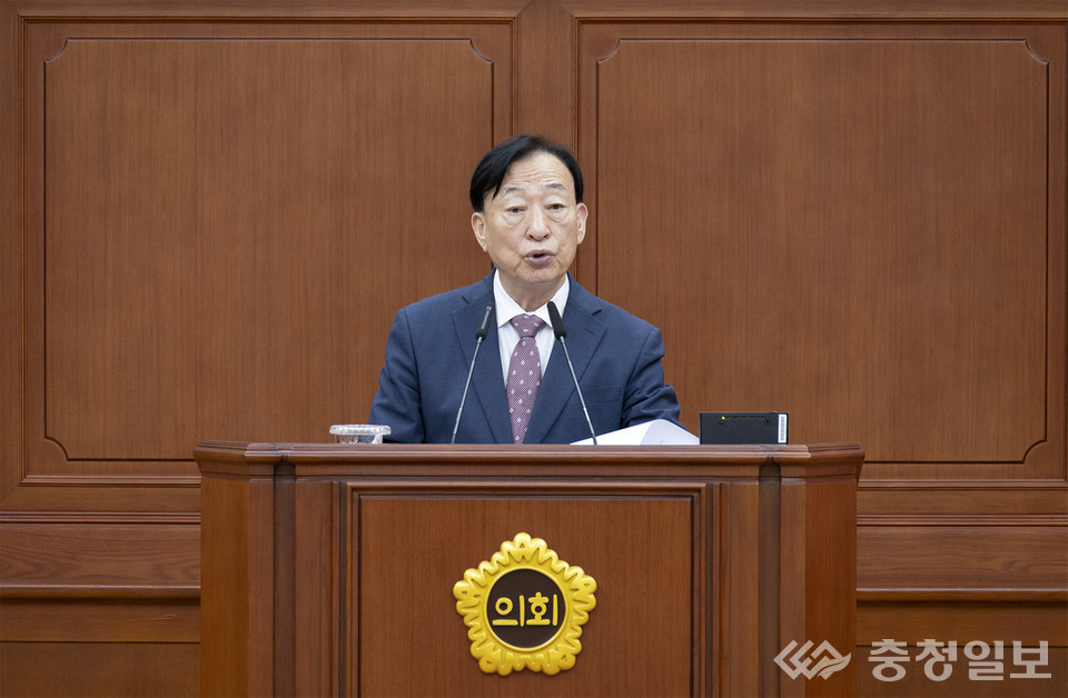 ▲ 설동호 대전시교육감이 19일 대전광역시의회 본회의장에서 시정연설을 통해 ‘2026 대전교육 미래전환 로드맵’을 제시하고 있다