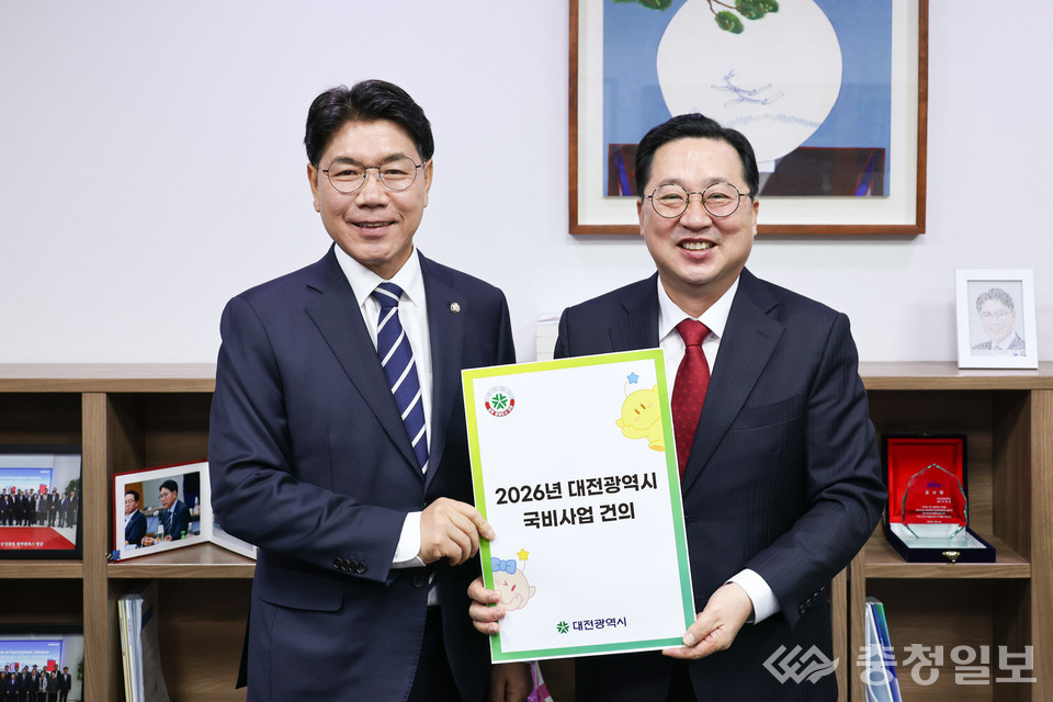 ▲ 예결위 소위 이재관 의원과 이장우 대전시장