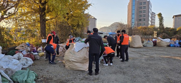 ▲ 덕산면 숨은 자원 모으기 행사 모습