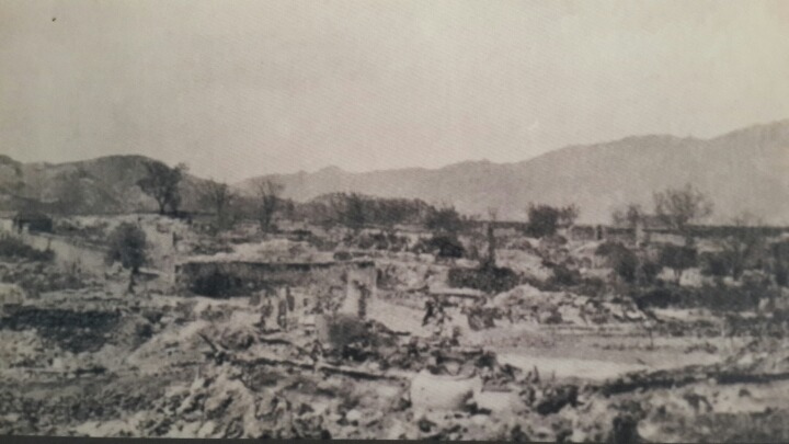 ▲ 1907년 일제의 보복으로 도시 전체가 불에 타 초토화된 제천 일부 모습. 이 사진은 영국 데일리메일 기자 알버트 맥켄지가 촬영한 것으로 현재 제천 의병도서관과 자양영당에 빛바랜 사진으로 남아 있다. 사진=제천발전위제공