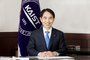 한-불 과학협력 이끈 KAIST <b>이광형</b> 총장, <b>레지옹 도뇌르</b> 영예