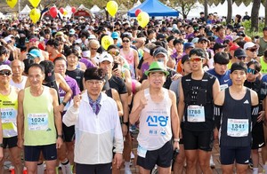 대청호를 따라 달린 5000개의 심장… 대덕구, 대청호마라톤 열기 가득